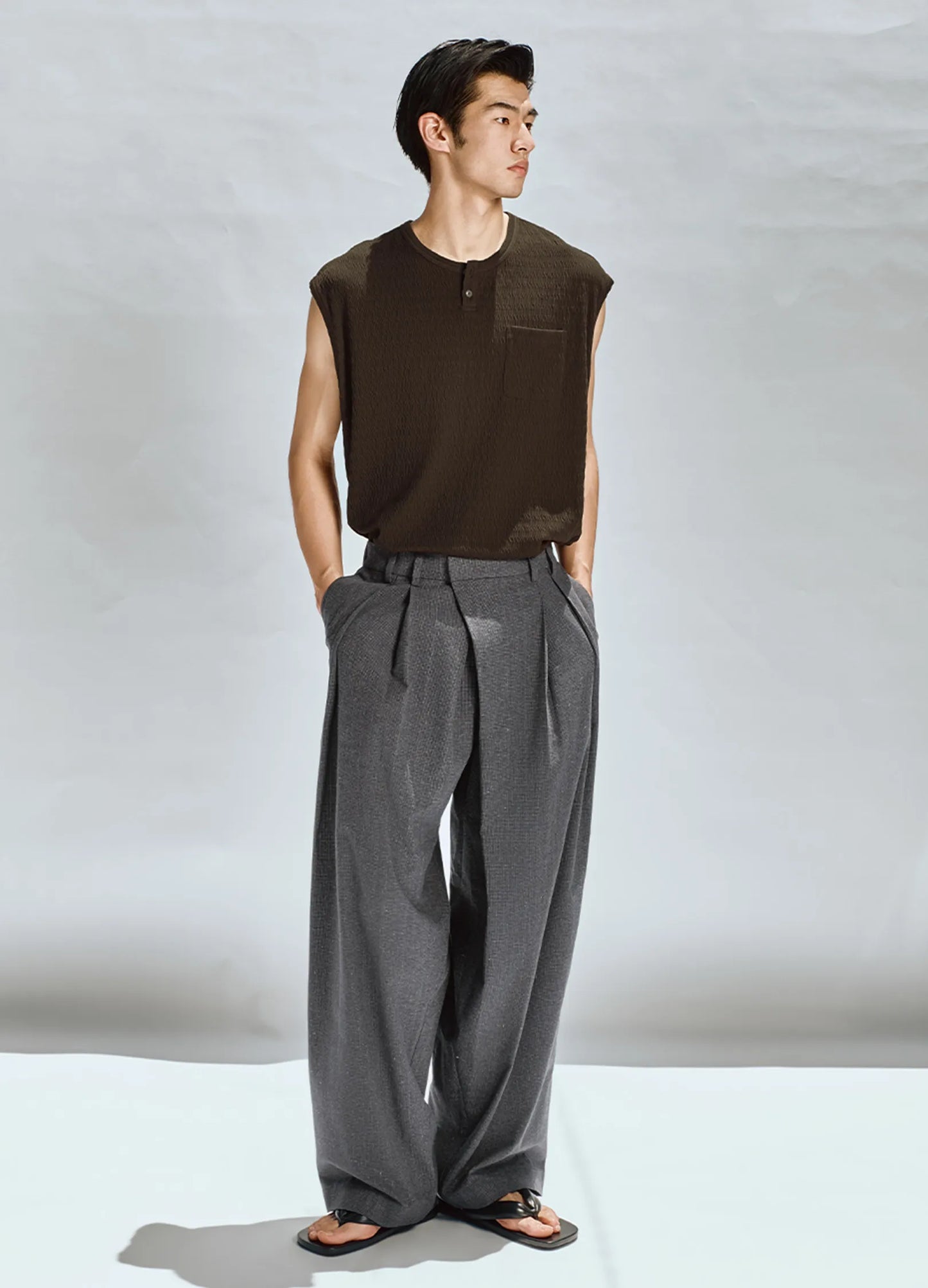 Linen Pleated Trousers