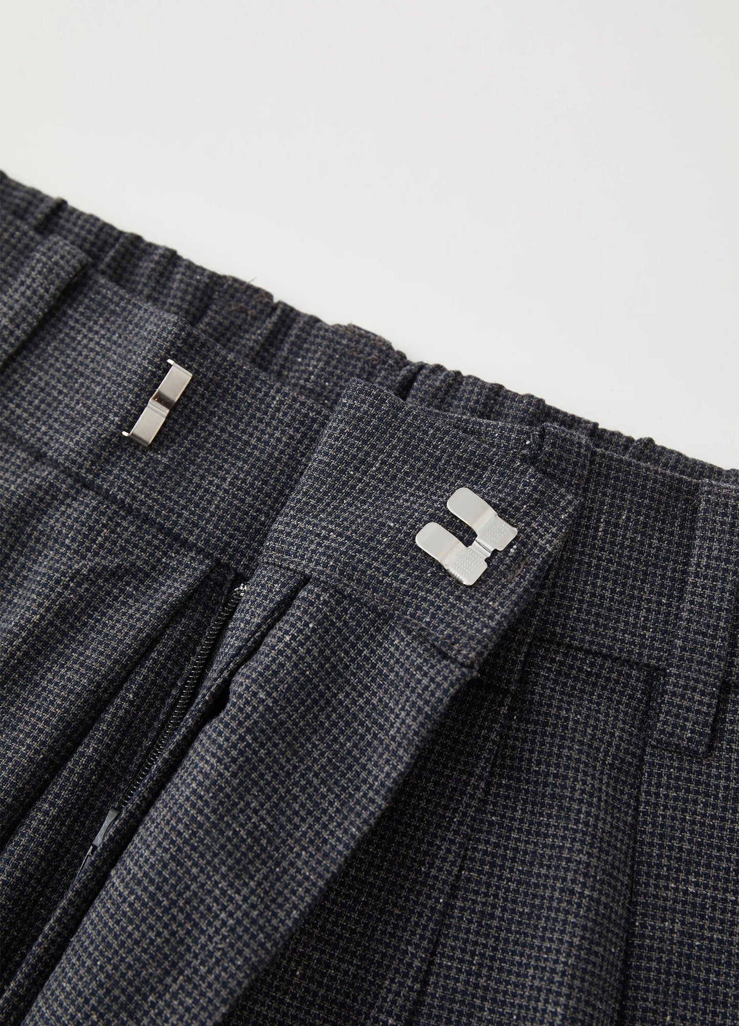 Linen Pleated Trousers