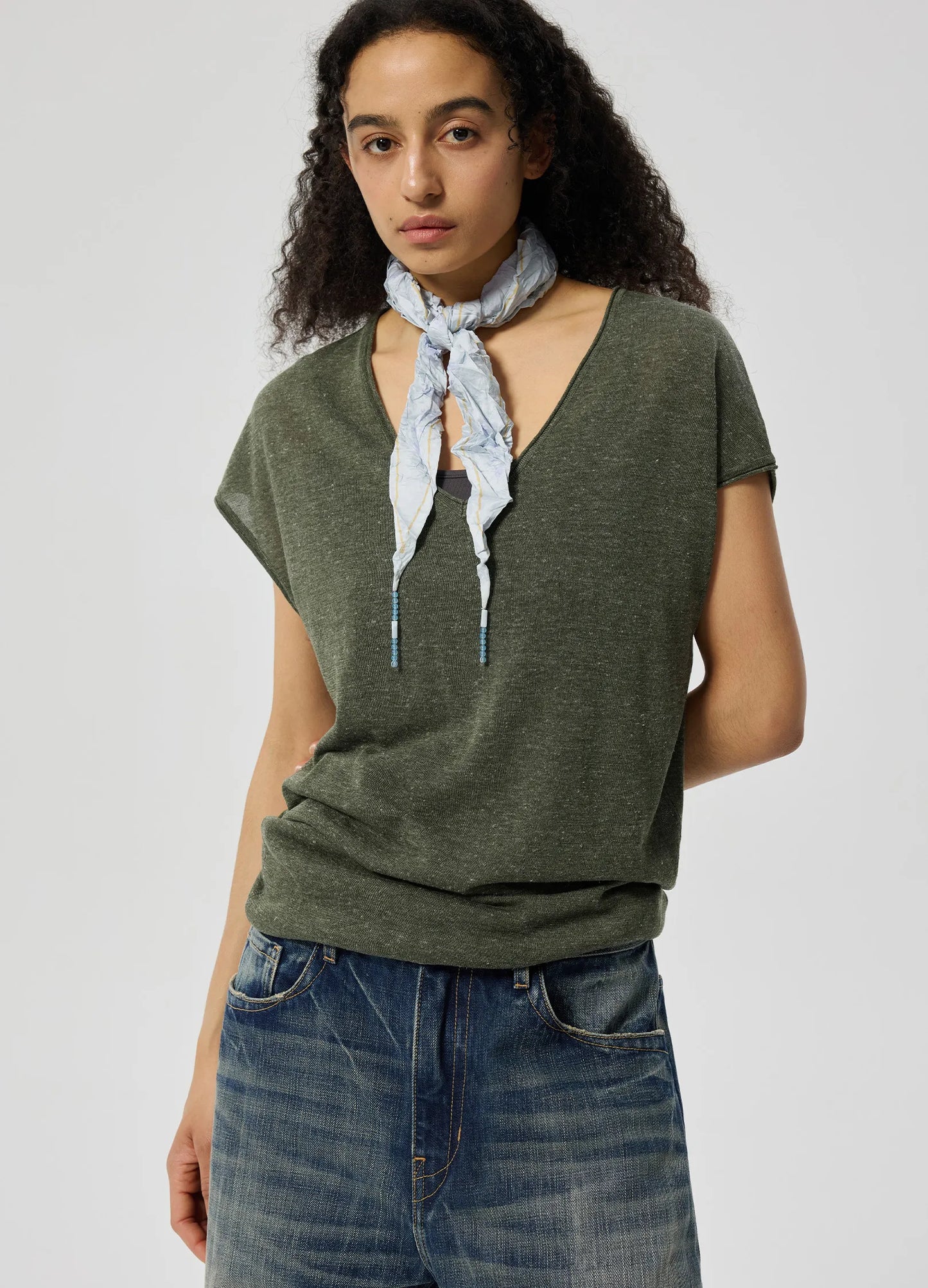 Pointed Ruffle Scarf