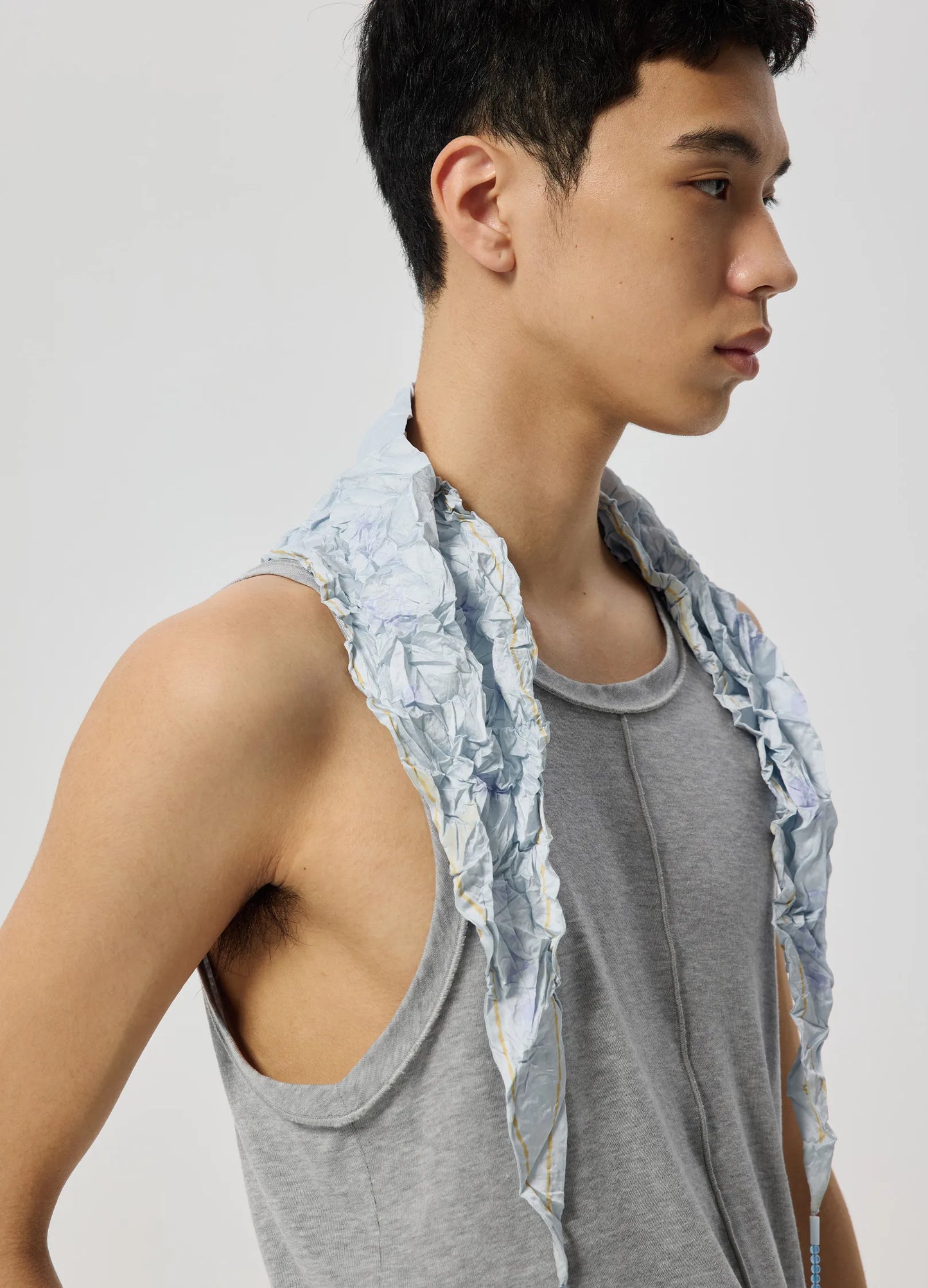 Pointed Ruffle Scarf