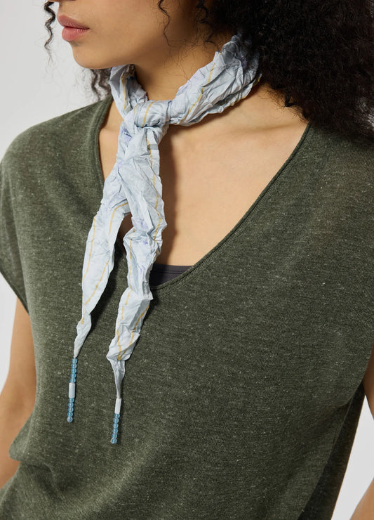 Pointed Ruffle Scarf