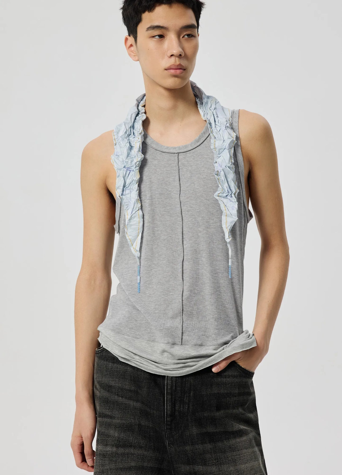 Pointed Ruffle Scarf