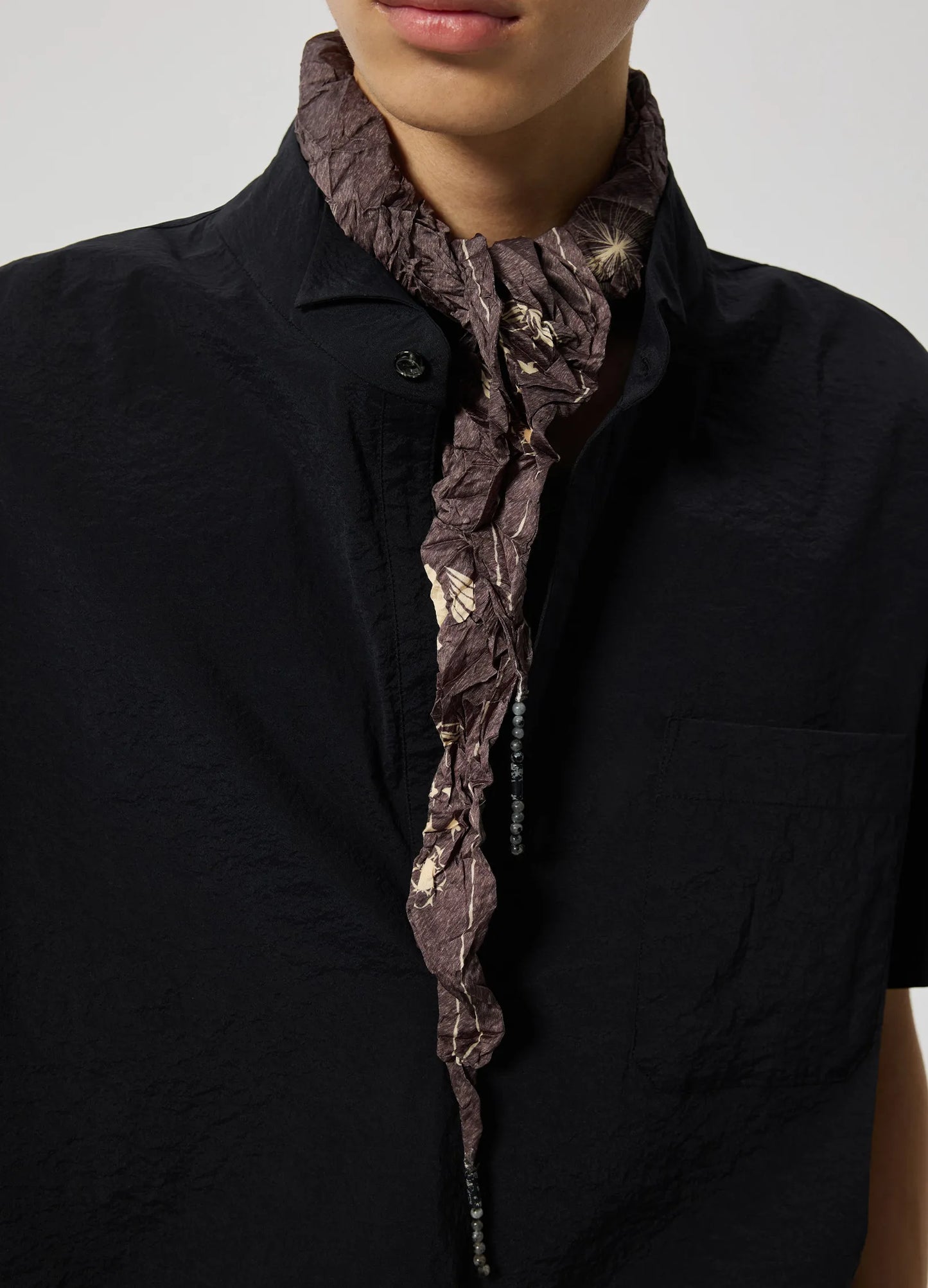 Pointed Ruffle Scarf