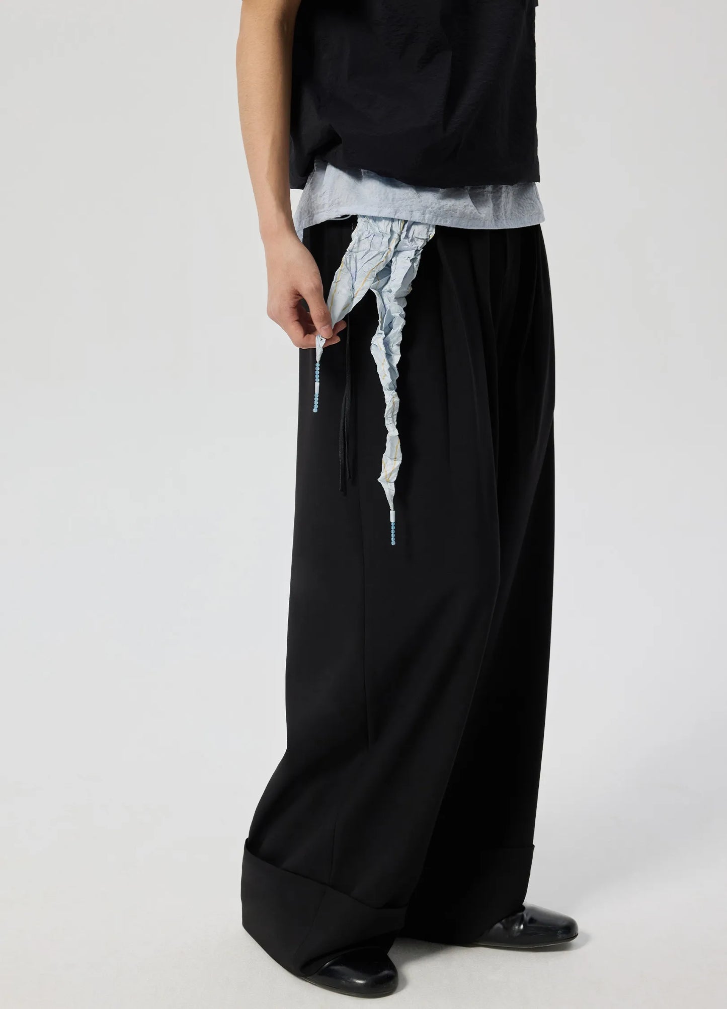 Pointed Ruffle Scarf