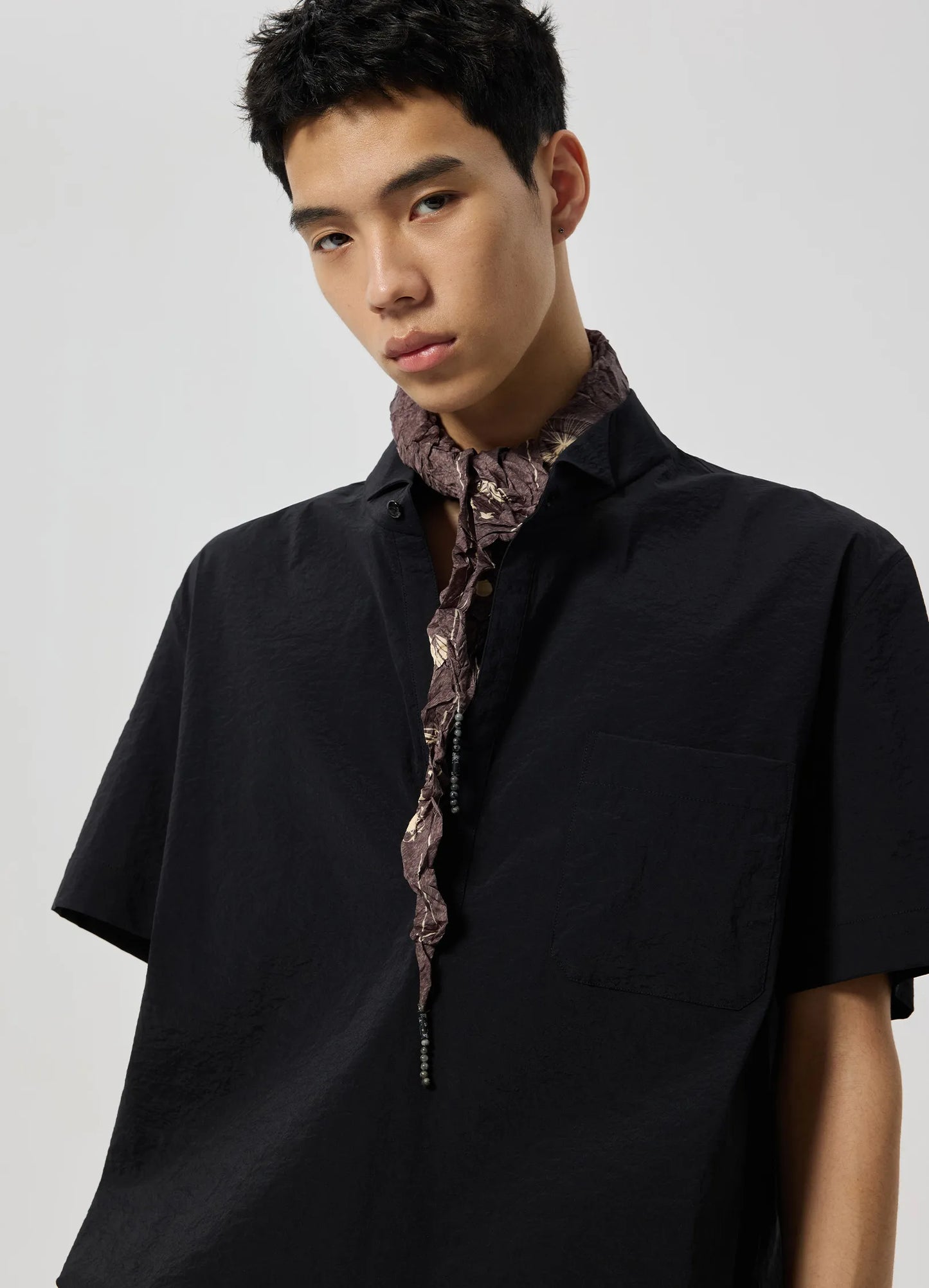 Pointed Ruffle Scarf