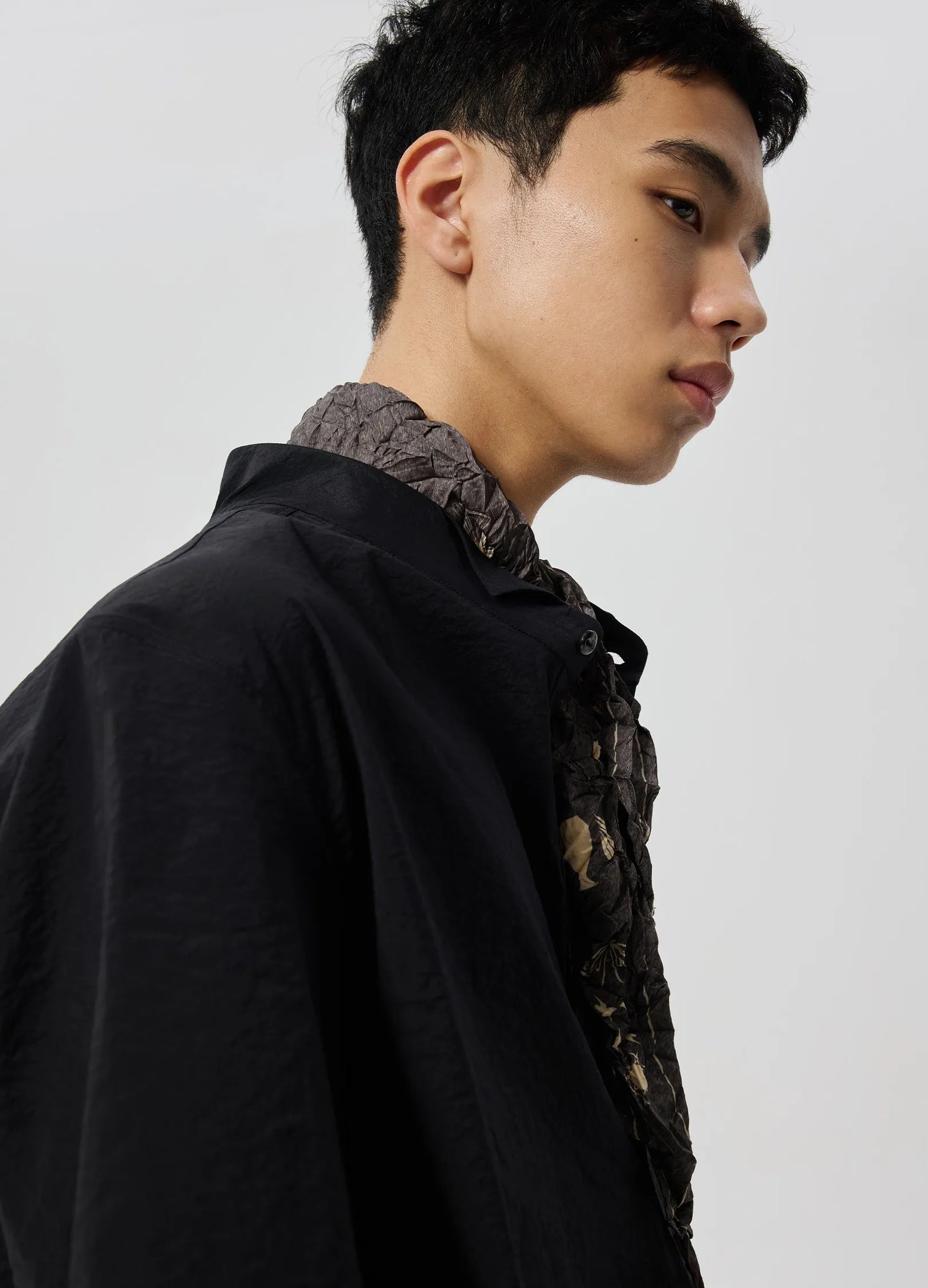 Pointed Ruffle Scarf