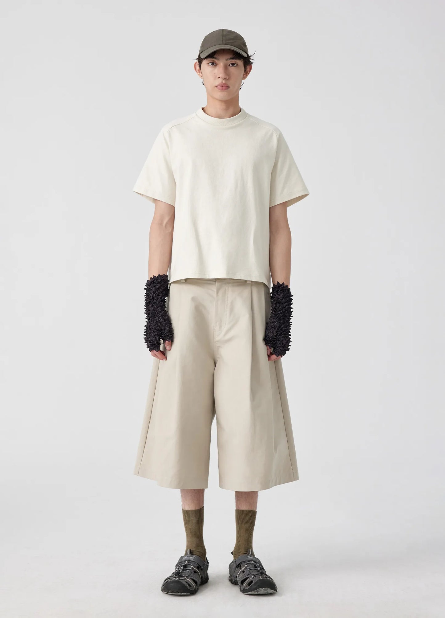 Pointed Sleeves
