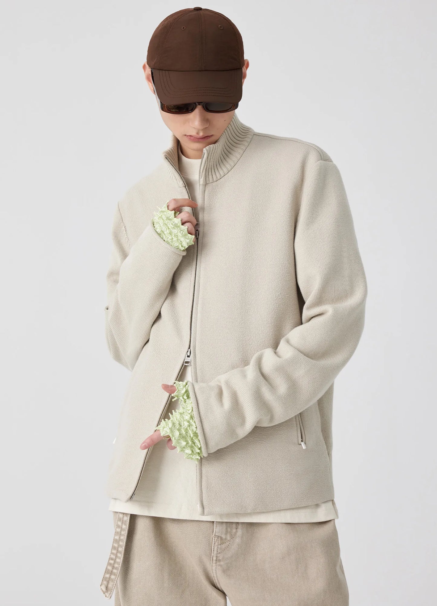 Pointed Sleeves