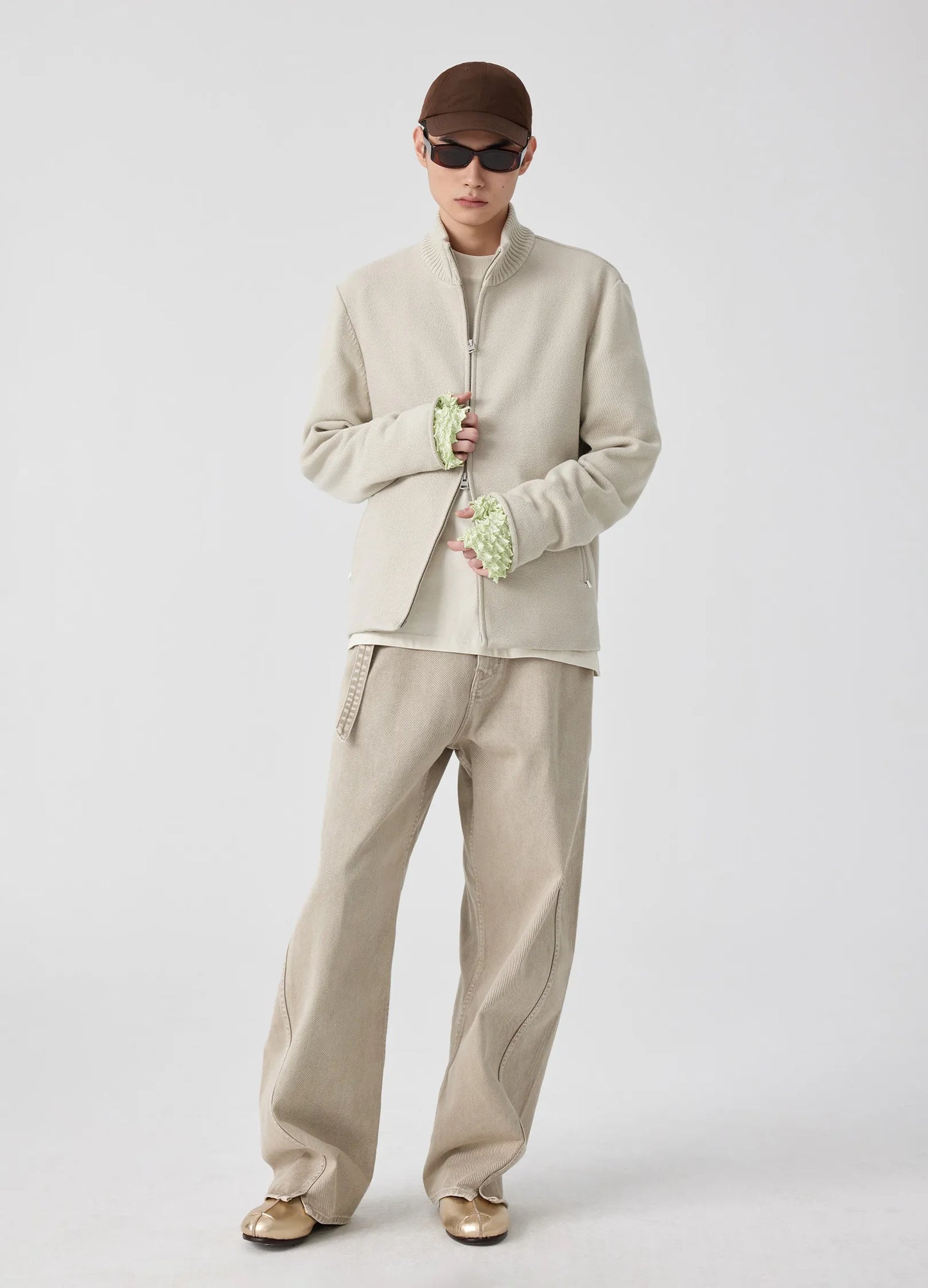 Pointed Sleeves