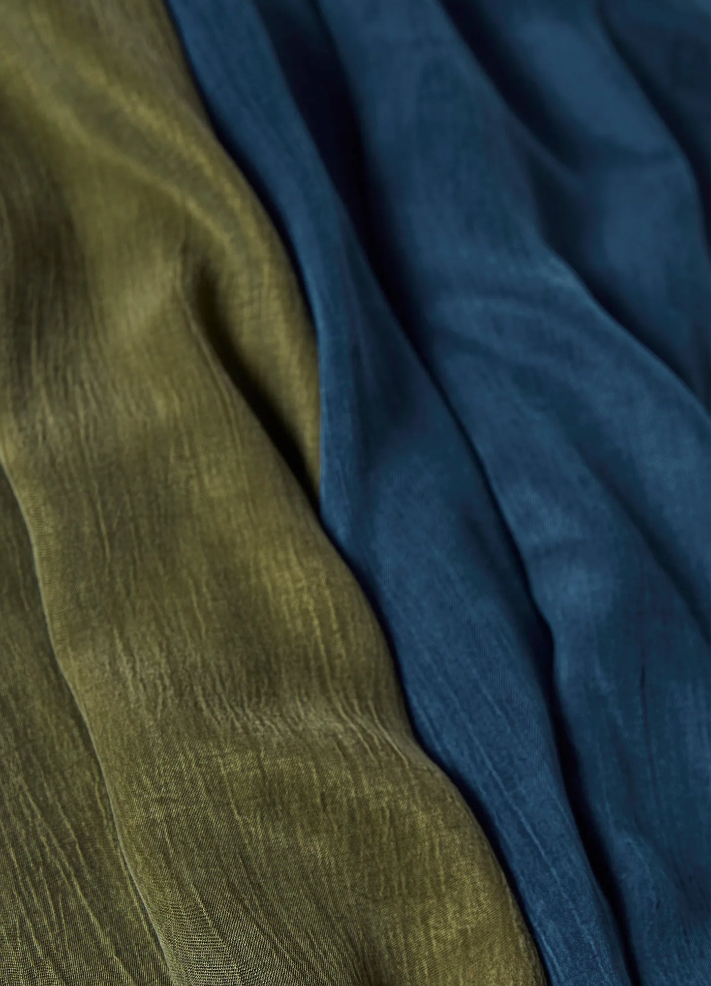Traditional V Light Overshirt