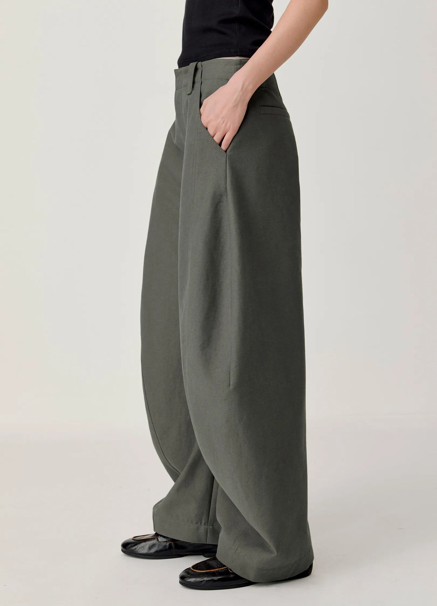Curved Stitch Wide Trousers