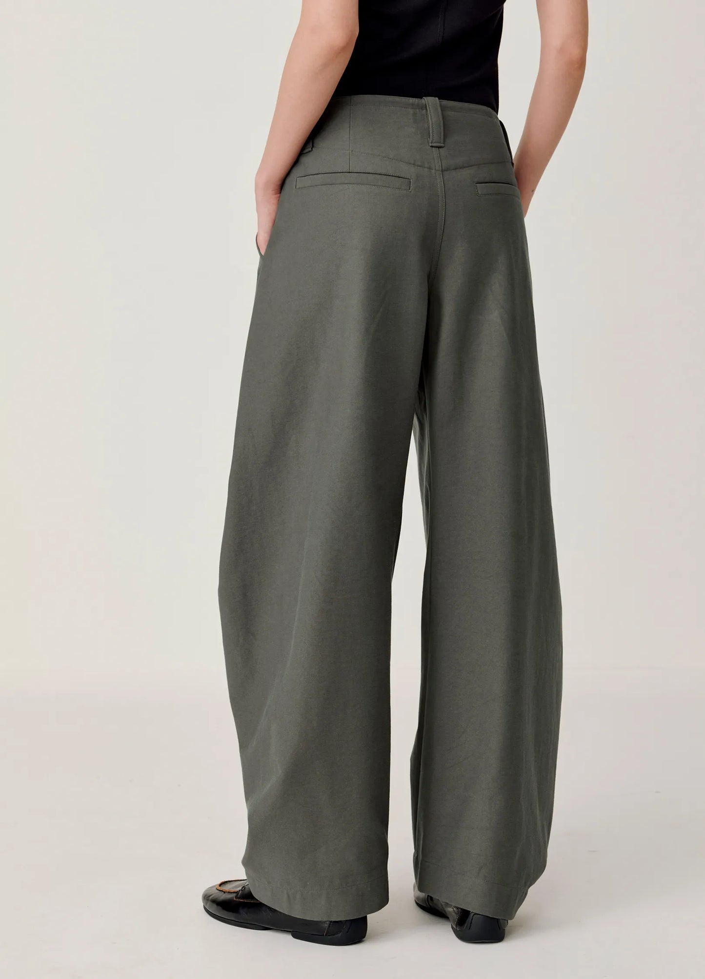 Curved Stitch Wide Trousers