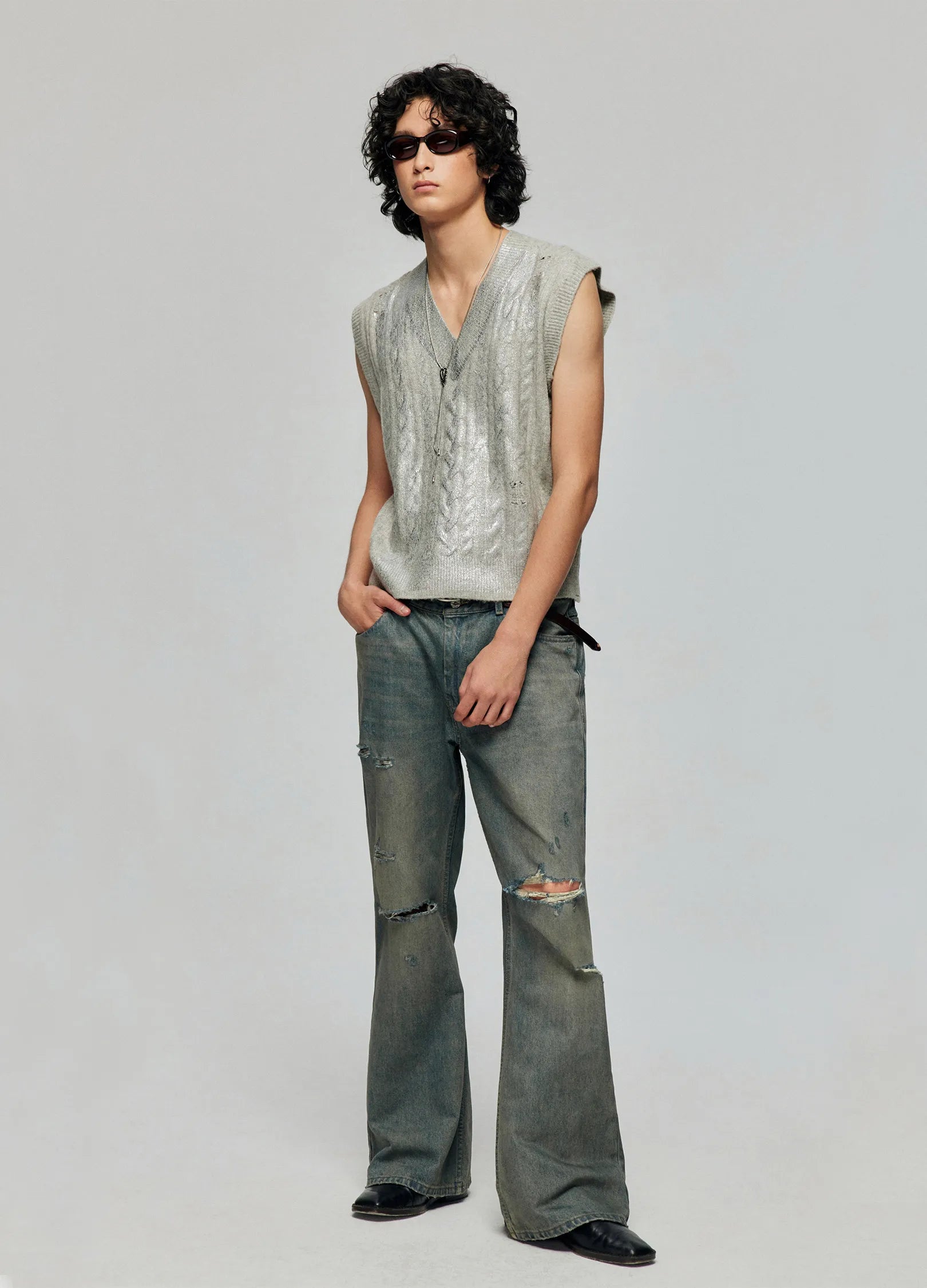 Distressed Wide Flares – VERSEAS