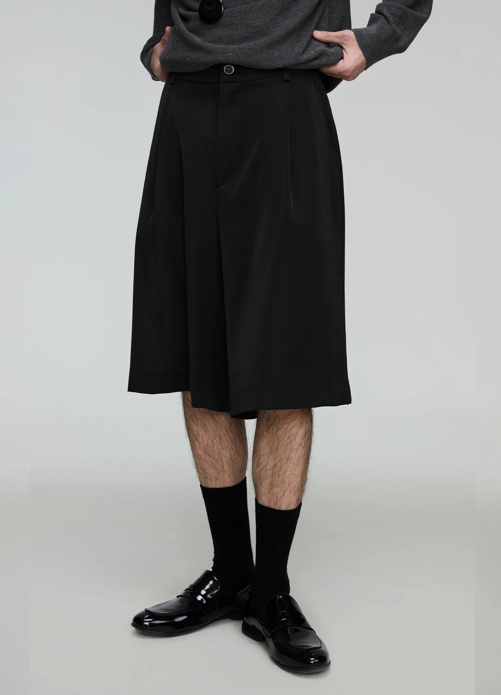 ワンピース pleated short skirtgray Pleated Suit Shorts – VERSEAS