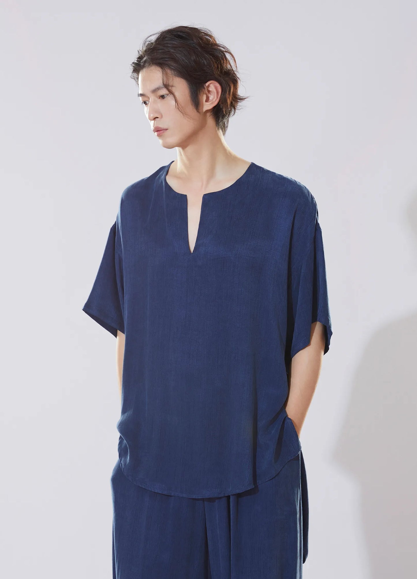 Traditional V Light Overshirt