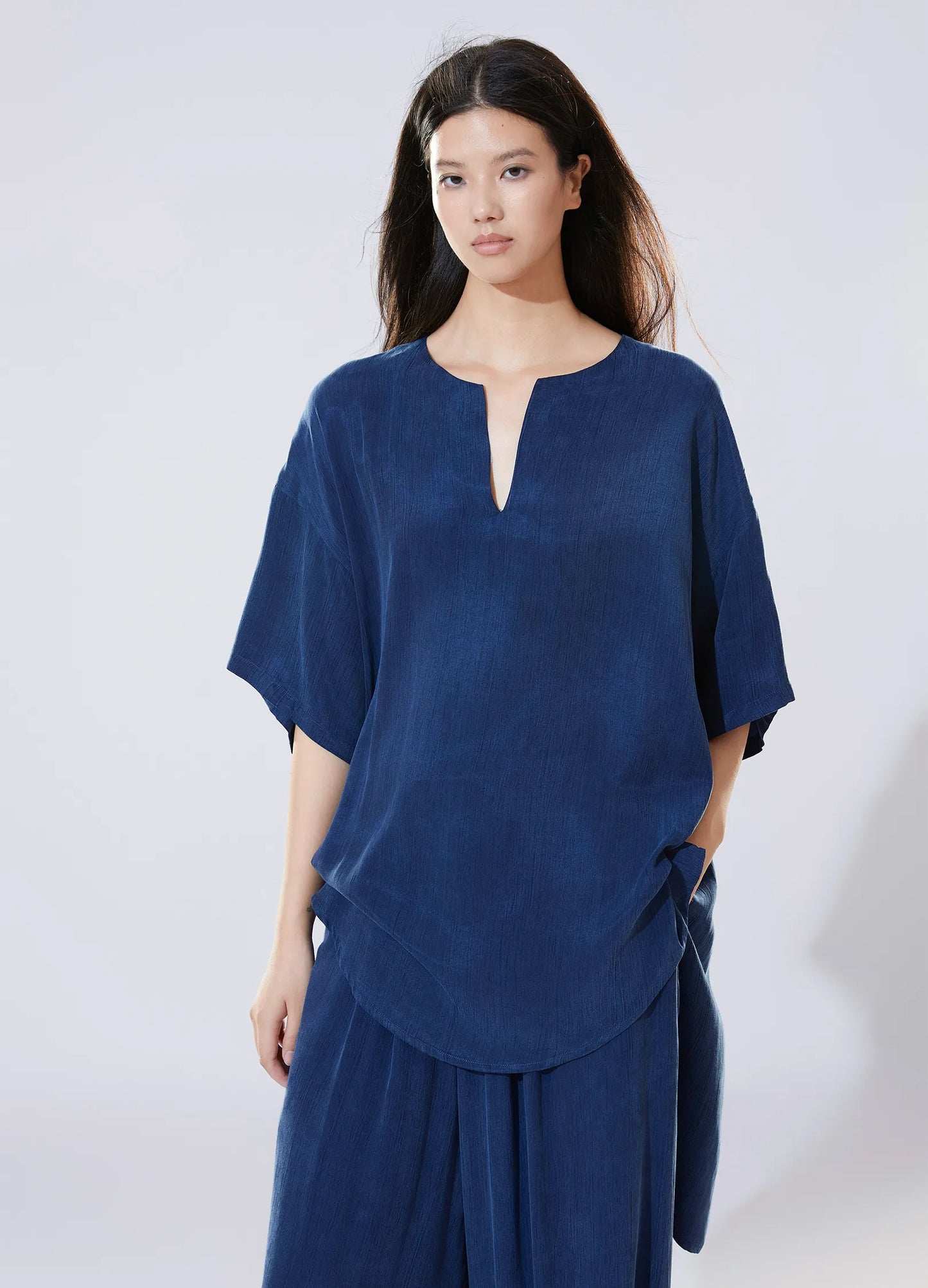 Traditional V Light Overshirt