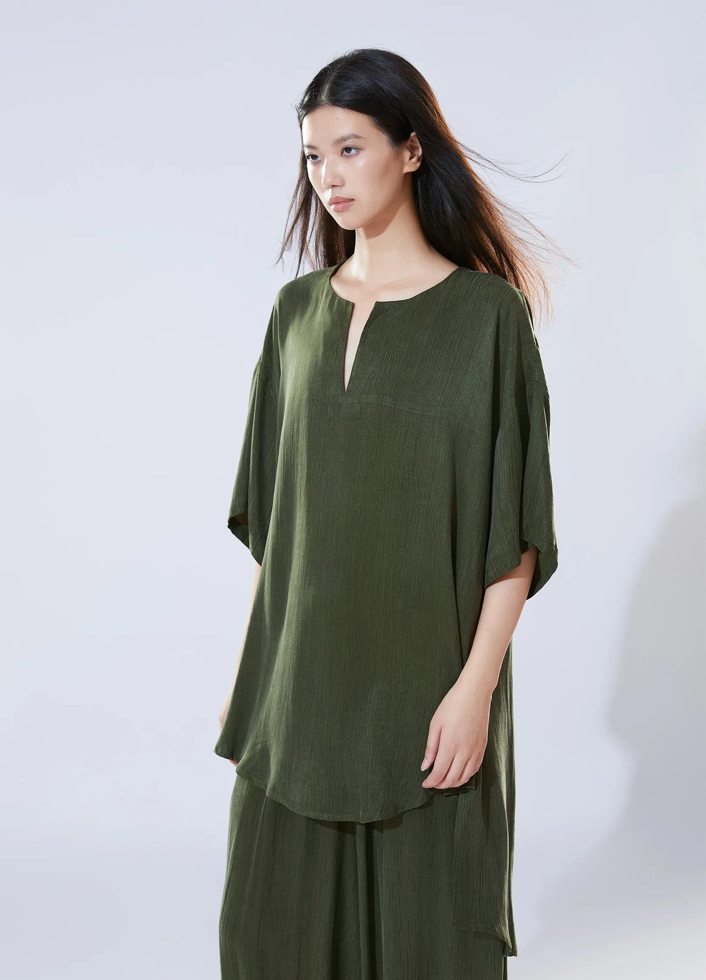 Traditional V Light Overshirt