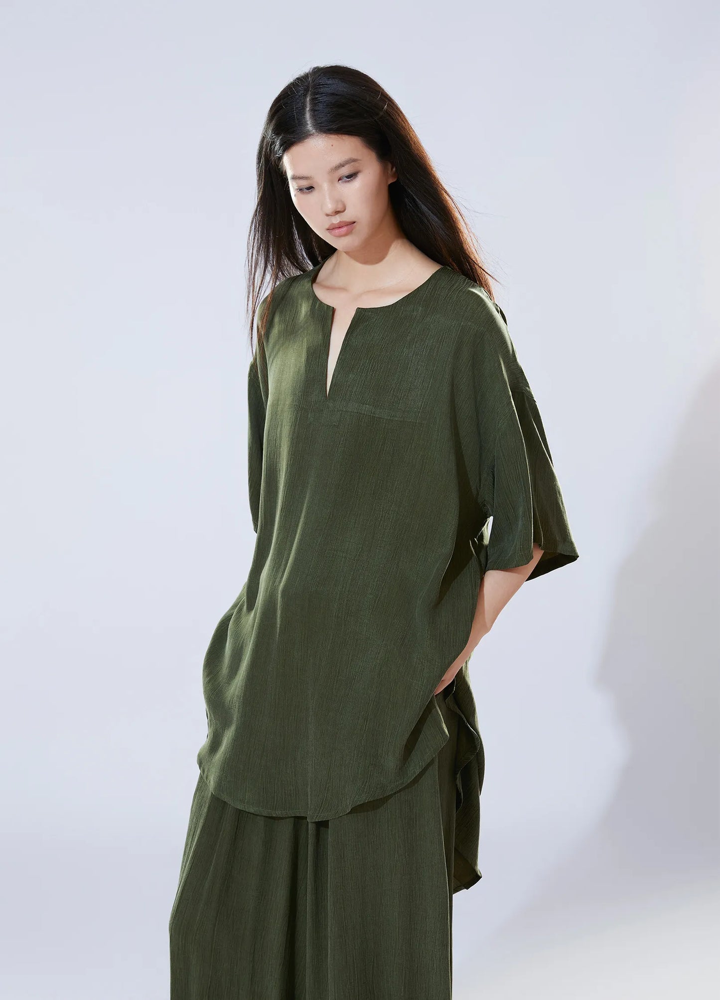 Traditional V Light Overshirt