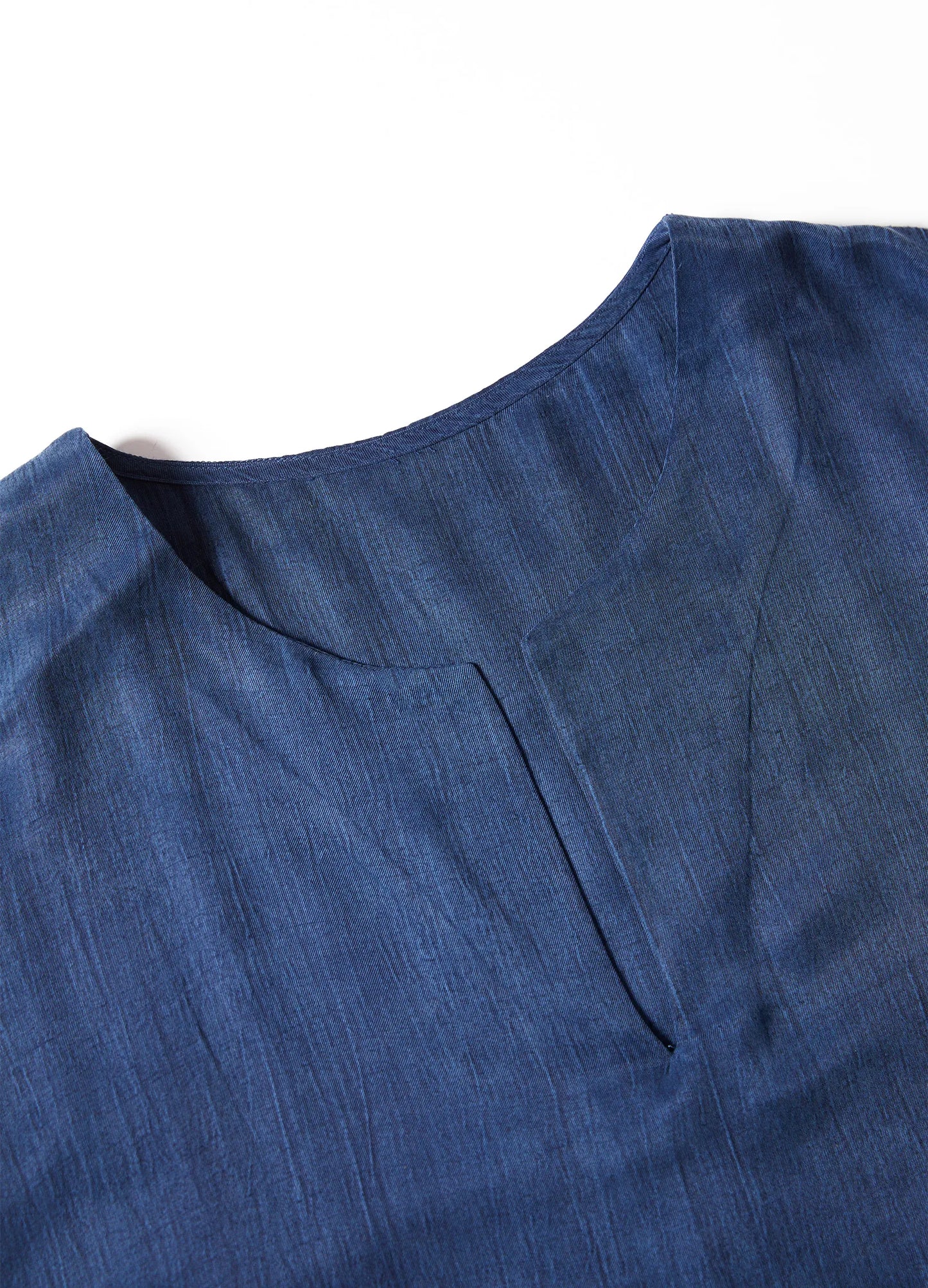 Traditional V Light Overshirt